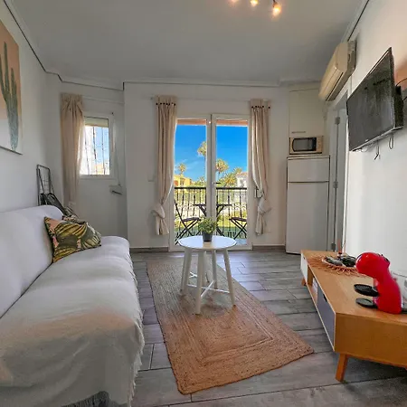 El Estudio De Rocio Con Piscina Y A Un Paso De La Playa En Denia
