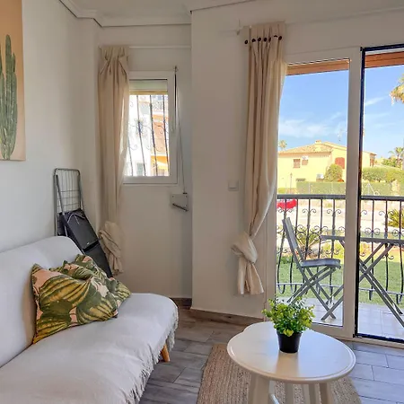 El Estudio De Rocio Con Piscina Y A Un Paso De La Playa En *