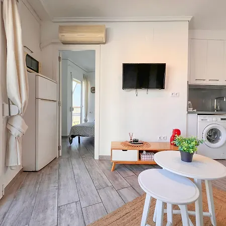 El Estudio De Rocio Con Piscina Y A Un Paso De La Playa En * Denia